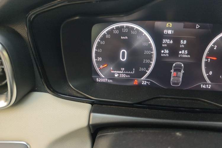 Used Lynk & Co 01 2017 2.0T Two-Wheel Drive Pro Edition Odometer Close Up