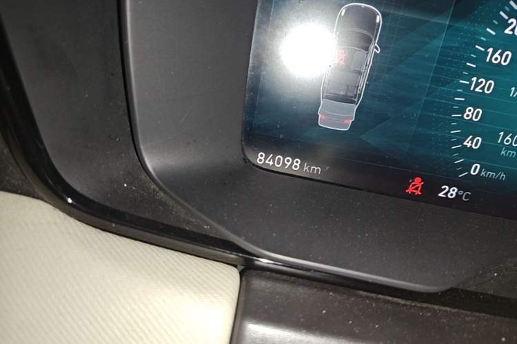 Used Lynk & Co 01 2017 2.0T Two-Wheel Drive Zhaopu Version Odometer Close Up