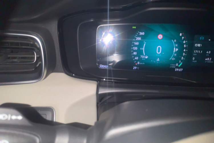 Used Lynk & Co 01 2017 2.0T Two-Wheel Drive Zhaopu Version Odometer Close Up