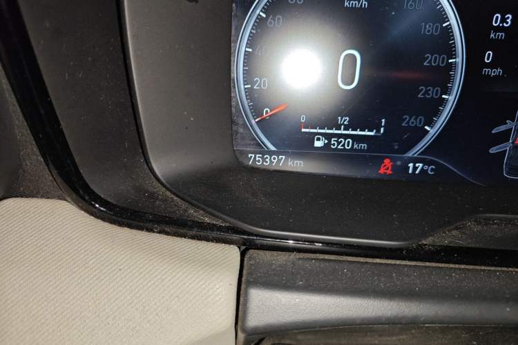 Used Lynk & Co 01 2017 2.0T Two-Wheel Drive Zhaopu Version Odometer Close Up