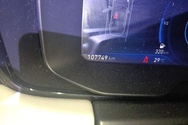 Used Lynk & Co 01 2017 2.0T Two-Wheel Drive Zhaopu Version Odometer Close Up