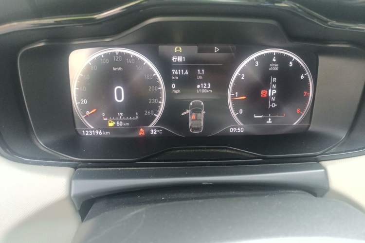 Used Lynk & Co 01 2017 2.0T Two-Wheel Drive Pro Edition Odometer Close Up