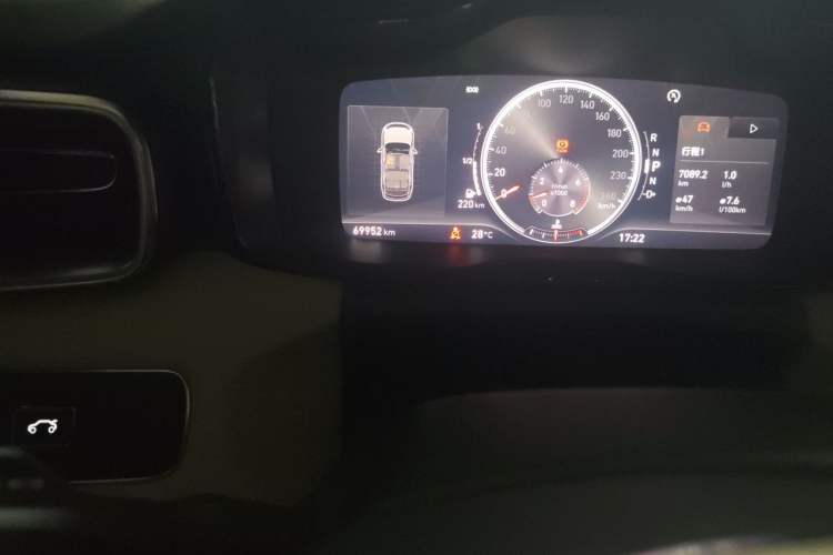 Used Lynk & Co 01 2017 2.0T Two-Wheel Drive Zhaopu Version Odometer Close Up