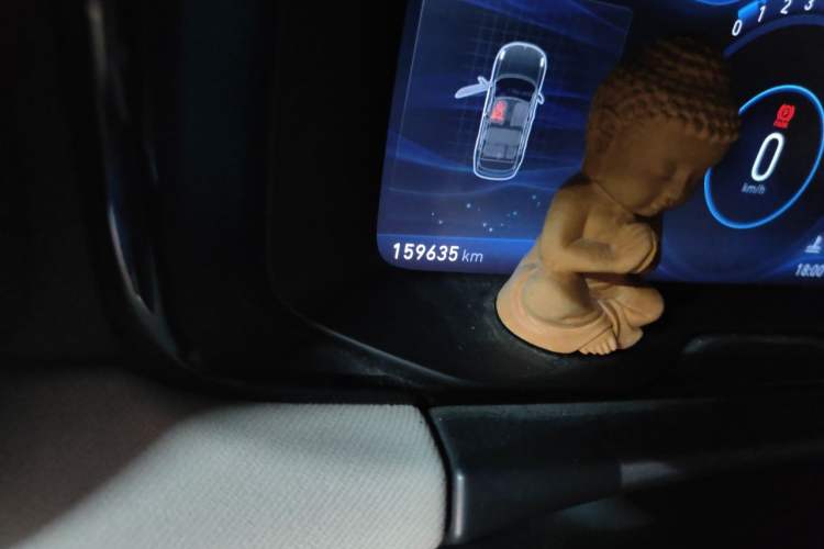 Used Lynk & Co 01 2017 2.0T Two-Wheel Drive Zhaopu Version Odometer Close Up