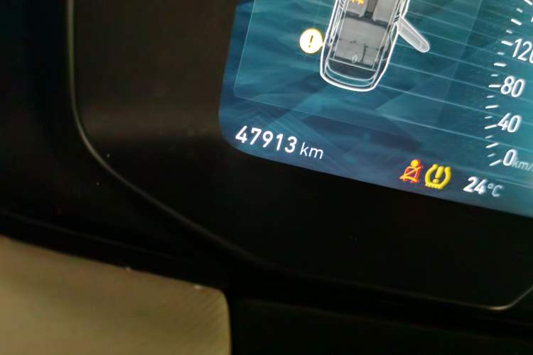 Used Lynk & Co 01 2017 2.0T Two-Wheel Drive Zhaopu Version Odometer Close Up