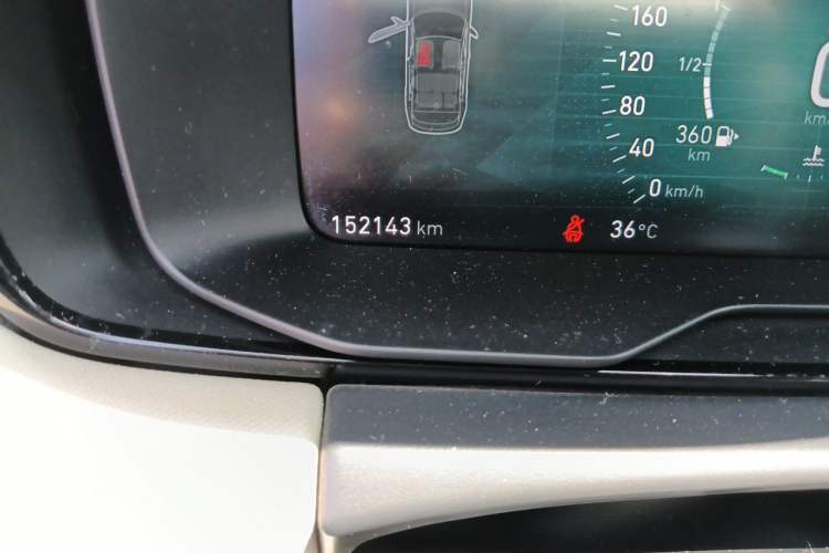 Used Lynk & Co 01 2017 2.0T Two-Wheel Drive Zhaopu Version Odometer Close Up