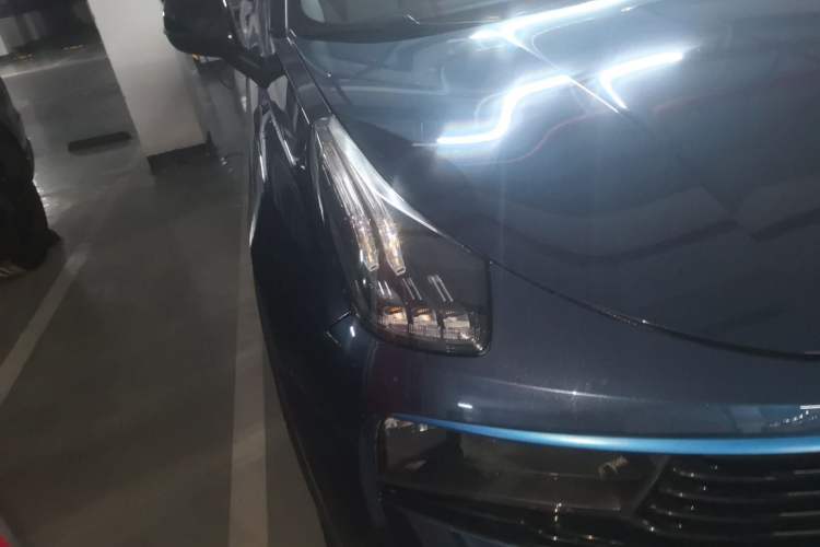 Used Lynk & Co 01 2017 2.0T Two-Wheel Drive Zhaopu Version Right Front Headlight