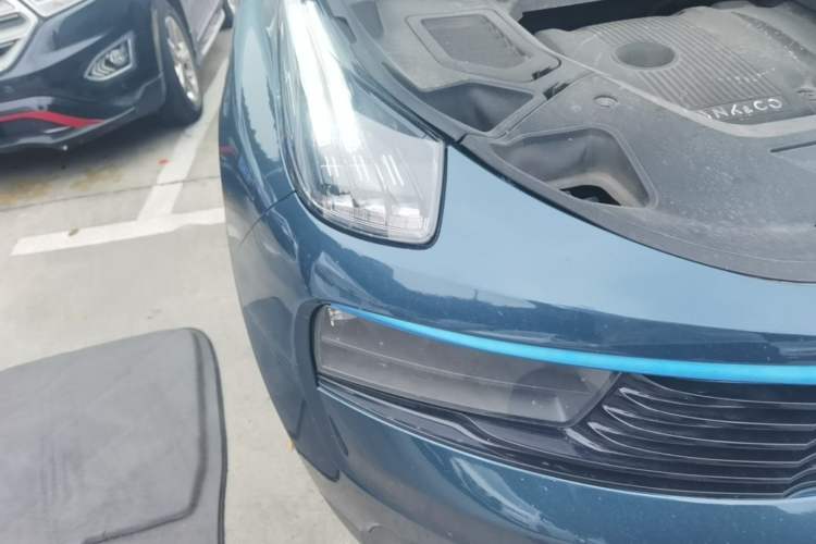 Used Lynk & Co 01 2017 2.0T Two-Wheel Drive Zhaopu Version Right Front Headlight