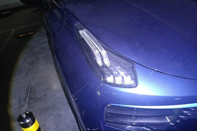 Used Lynk & Co 01 2017 2.0T Two-Wheel Drive Zhaopu Version Right Front Headlight