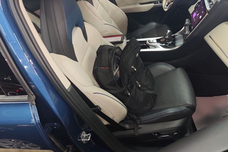 Used Lynk & Co 01 2017 2.0T Two-Wheel Drive Zhaopu Version Right Front Seat