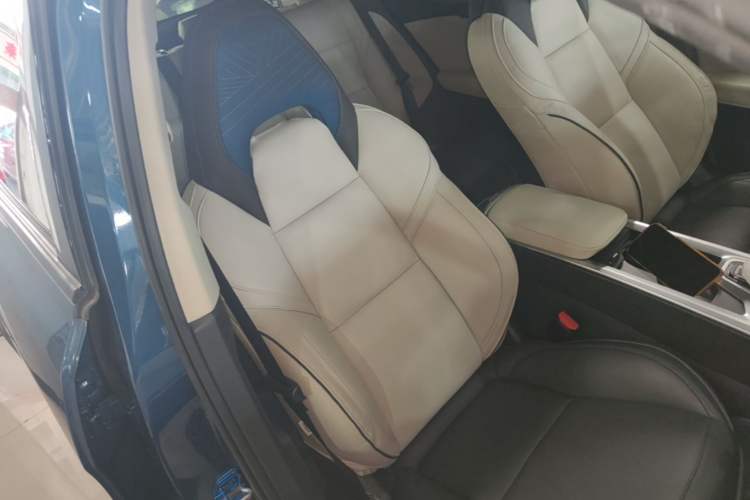 Used Lynk & Co 01 2017 2.0T Two-Wheel Drive Zhaopu Version Right Front Seat