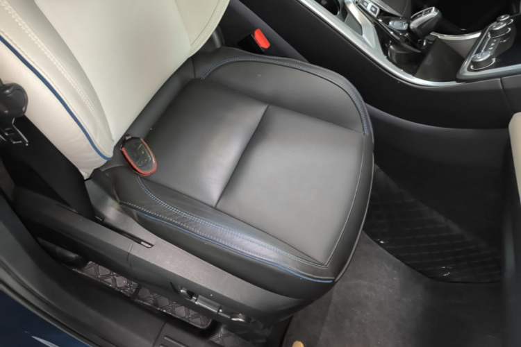 Used Lynk & Co 01 2017 2.0T Two-Wheel Drive Zhaopu Version Right Front Seat