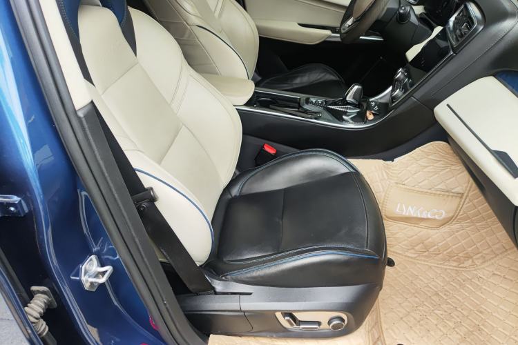 Used Lynk & Co 01 2017 2.0T Two-Wheel Drive Zhaopu Version Right Front Seat