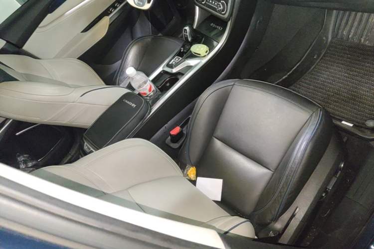 Used Lynk & Co 01 2017 2.0T Two-Wheel Drive Zhaopu Version Right Front Seat
