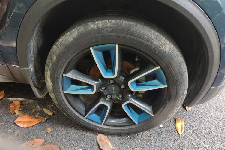 Used Lynk & Co 01 2017 2.0T Two-Wheel Drive Pro Edition Right Front Wheel Hub