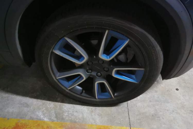Used Lynk & Co 01 2017 2.0T Two-Wheel Drive Pro Edition Right Front Wheel Hub