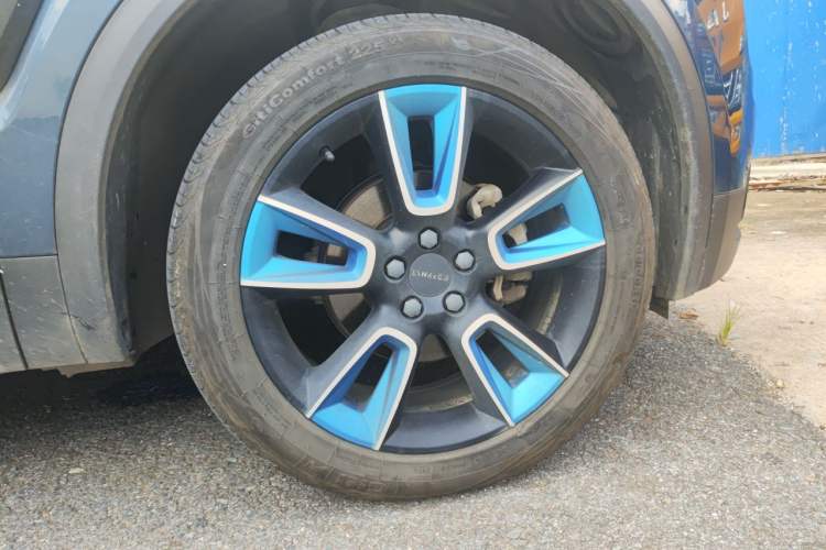 Used Lynk & Co 01 2017 2.0T Two-Wheel Drive Zhaopu Version Right Front Wheel Hub