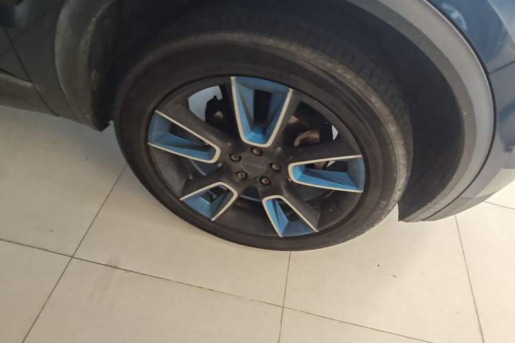Used Lynk & Co 01 2017 2.0T Two-Wheel Drive Zhaopu Version Right Front Wheel Hub