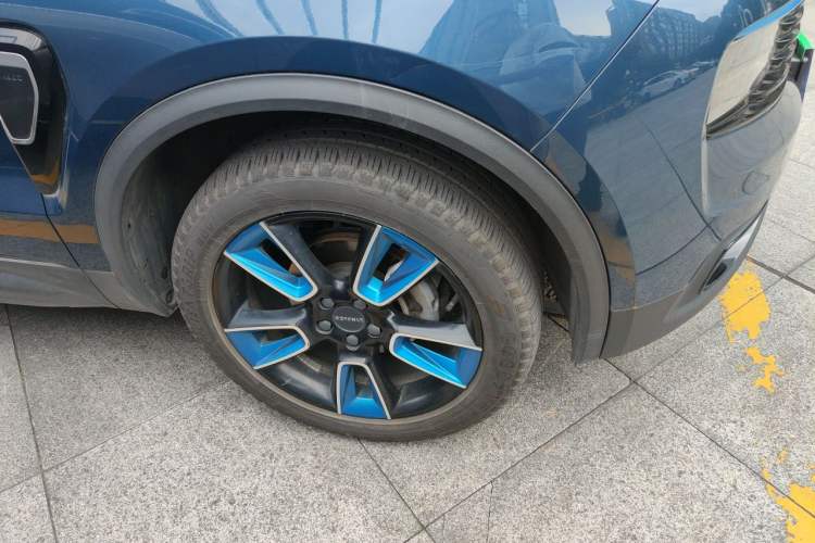 Used Lynk & Co 01 2017 2.0T Two-Wheel Drive Zhaopu Version Right Front Wheel Hub