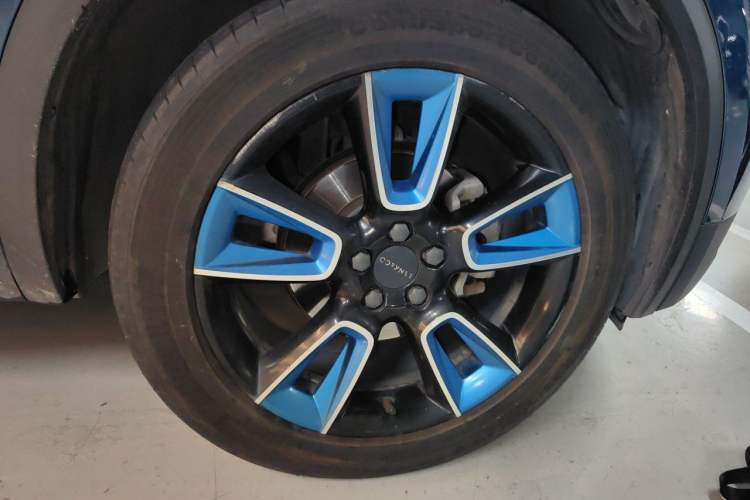 Used Lynk & Co 01 2017 2.0T Two-Wheel Drive Zhaopu Version Right Front Wheel Hub