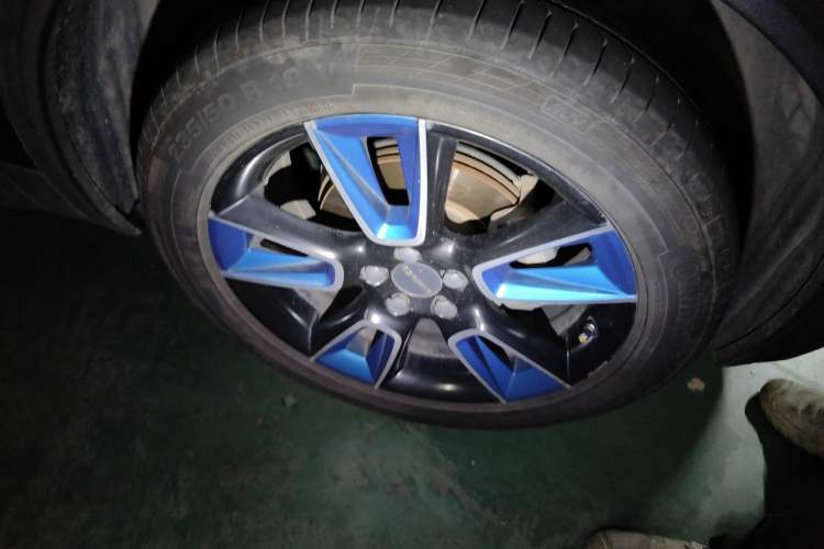 Used Lynk & Co 01 2017 2.0T Two-Wheel Drive Zhaopu Version Right Front Wheel Hub