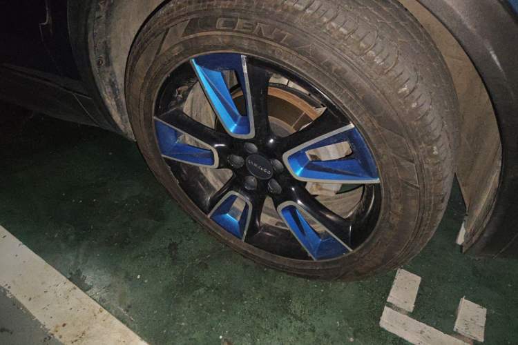 Used Lynk & Co 01 2017 2.0T Two-Wheel Drive Zhaopu Version Right Front Wheel Hub