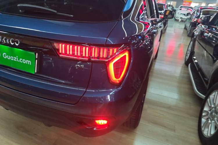 Used Lynk & Co 01 2017 2.0T Two-Wheel Drive Zhaopu Version Right Rear Taillight
