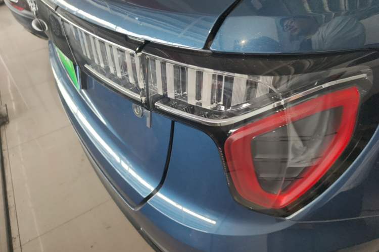 Used Lynk & Co 01 2017 2.0T Two-Wheel Drive Zhaopu Version Right Rear Taillight