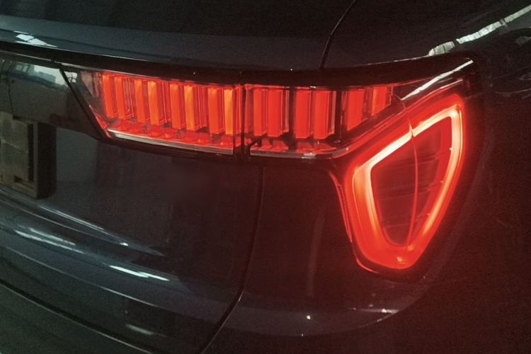 Used Lynk & Co 01 2017 2.0T Two-Wheel Drive Zhaopu Version Right Rear Taillight