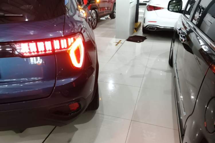 Used Lynk & Co 01 2017 2.0T Two-Wheel Drive Zhaopu Version Right Rear Taillight