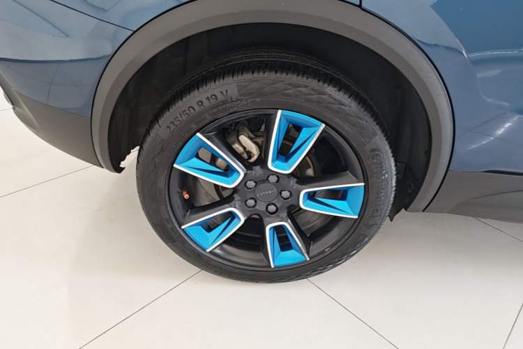 Used Lynk & Co 01 2017 2.0T Two-Wheel Drive Zhaopu Version Right Rear Wheel Hub