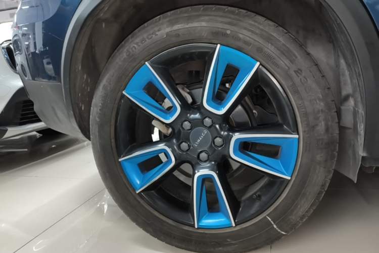 Used Lynk & Co 01 2017 2.0T Two-Wheel Drive Zhaopu Version Right Rear Wheel Hub