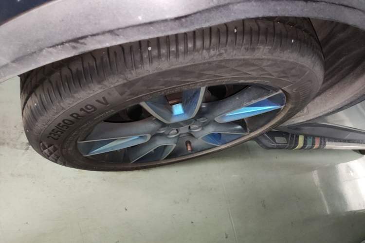 Used Lynk & Co 01 2017 2.0T Two-Wheel Drive Zhaopu Version Right Rear Wheel Hub