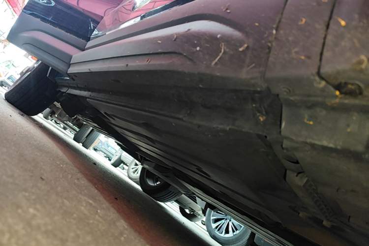 Used Lynk & Co 01 2017 2.0T Two-Wheel Drive Zhaopu Version Right Side Sill