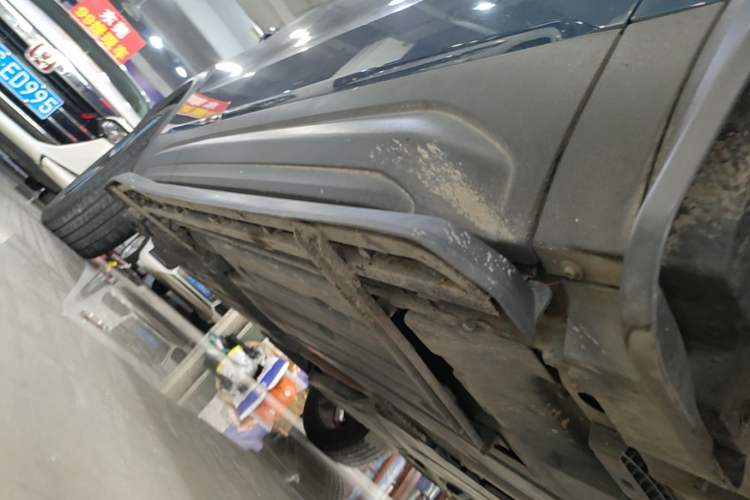 Used Lynk & Co 01 2017 2.0T Two-Wheel Drive Zhaopu Version Right Side Sill