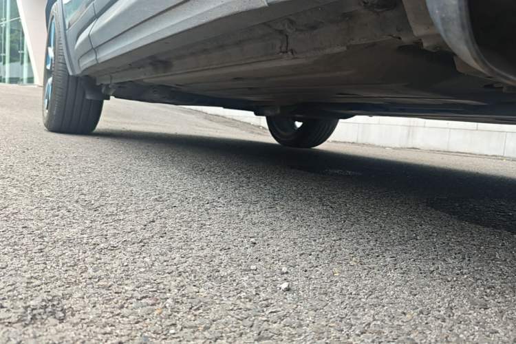 Used Lynk & Co 01 2017 2.0T Two-Wheel Drive Zhaopu Version Right Side Sill