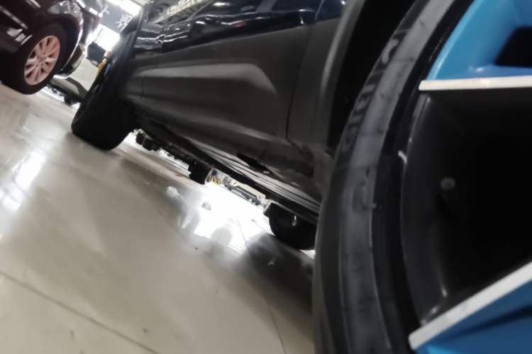 Used Lynk & Co 01 2017 2.0T Two-Wheel Drive Zhaopu Version Right Side Sill