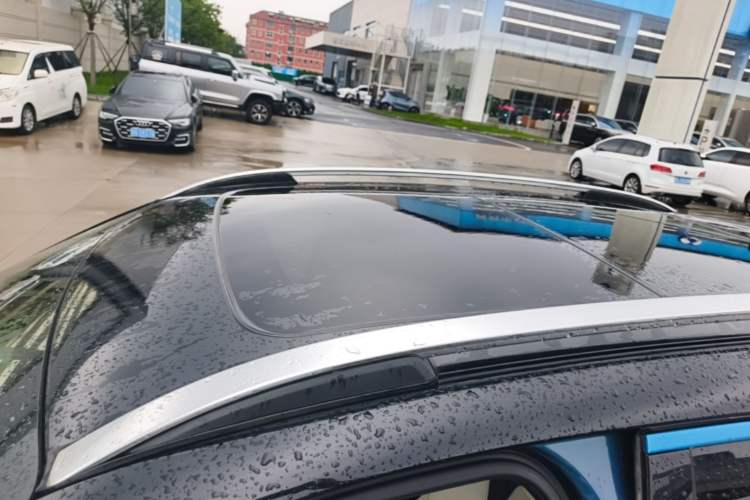 Used Lynk & Co 01 2017 2.0T Two-Wheel Drive Zhaopu Version Roof