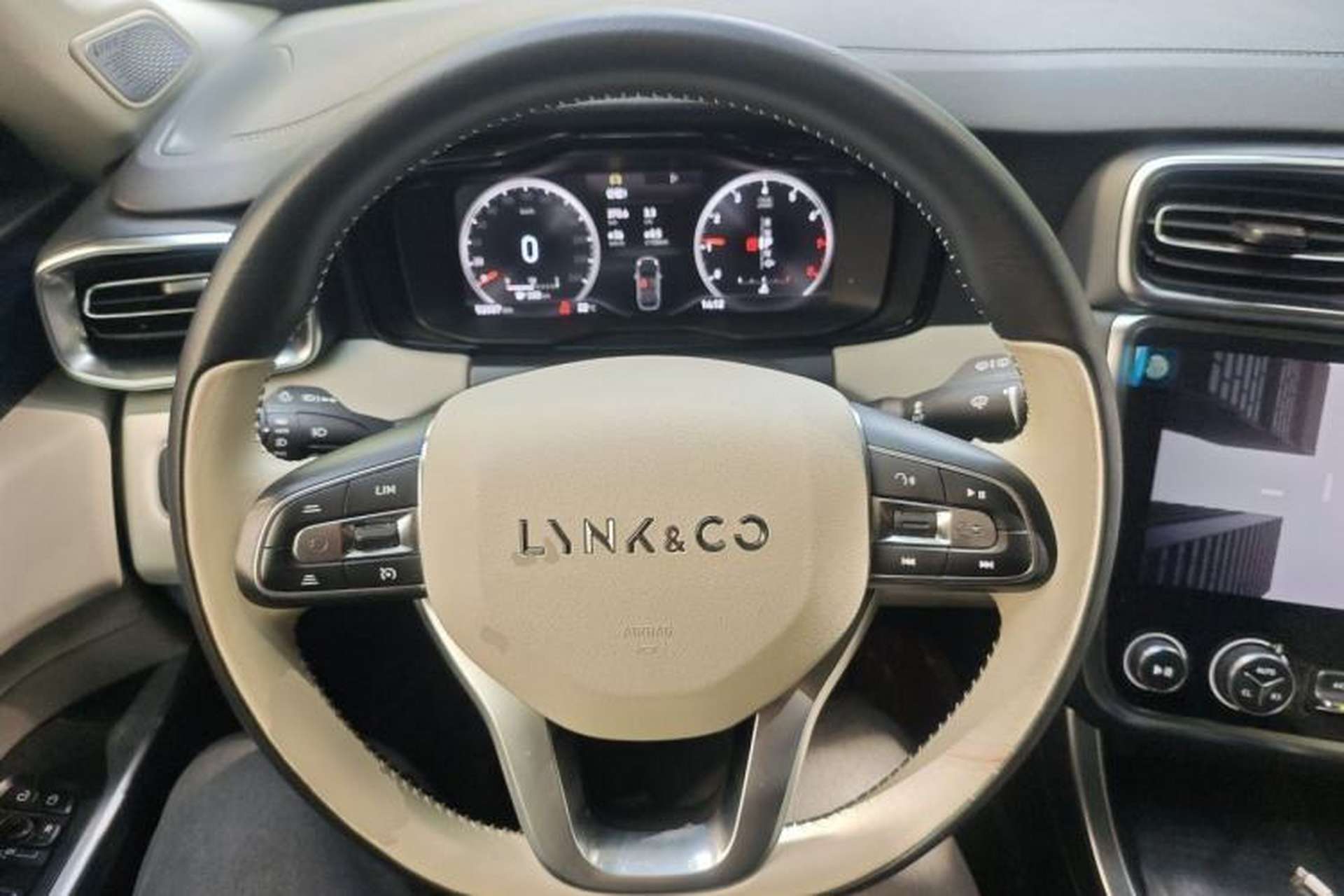 Used Lynk & Co 01 2017 2.0T Two-Wheel Drive Pro Edition Steering Wheel