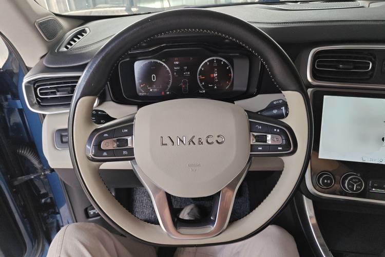 Used Lynk & Co 01 2017 2.0T Two-Wheel Drive Zhaopu Version Steering Wheel