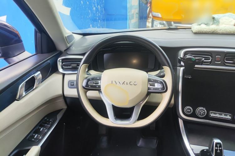 Used Lynk & Co 01 2017 2.0T Two-Wheel Drive Zhaopu Version Steering Wheel
