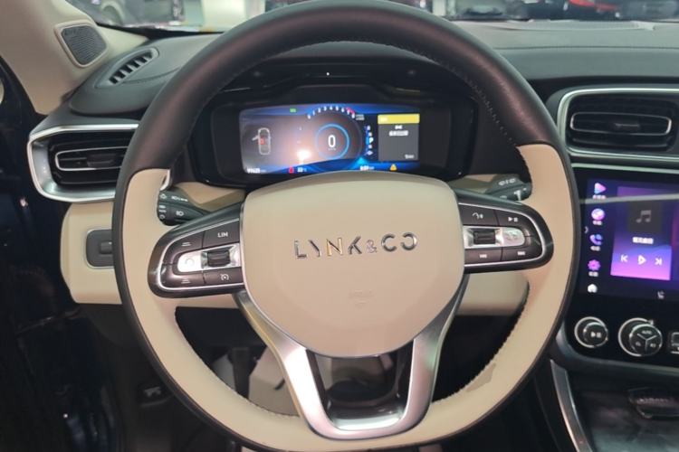 Used Lynk & Co 01 2017 2.0T Two-Wheel Drive Zhaopu Version Steering Wheel