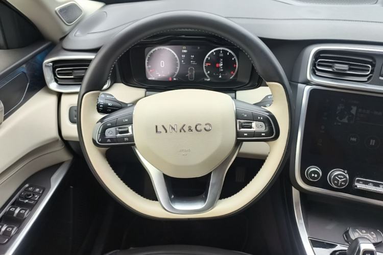 Used Lynk & Co 01 2017 2.0T Two-Wheel Drive Zhaopu Version Steering Wheel