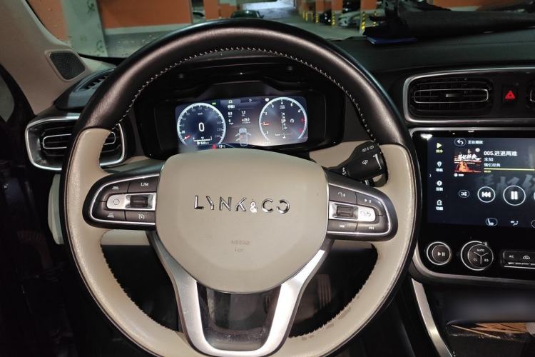 Used Lynk & Co 01 2017 2.0T Two-Wheel Drive Zhaopu Version Steering Wheel