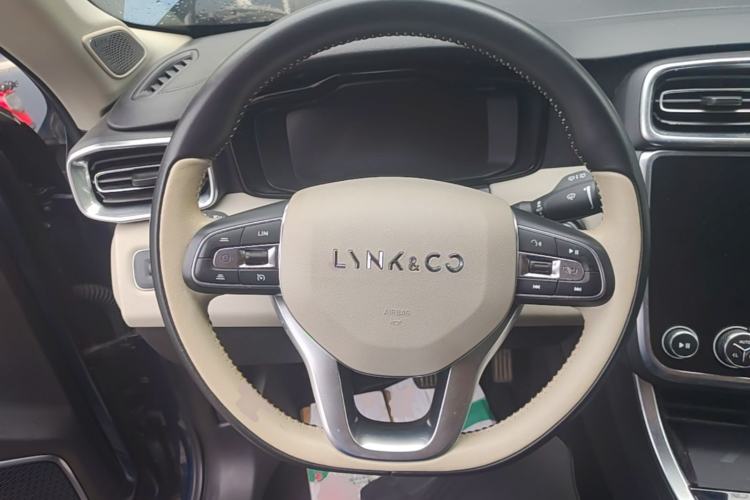 Used Lynk & Co 01 2017 2.0T Two-Wheel Drive Zhaopu Version Steering Wheel