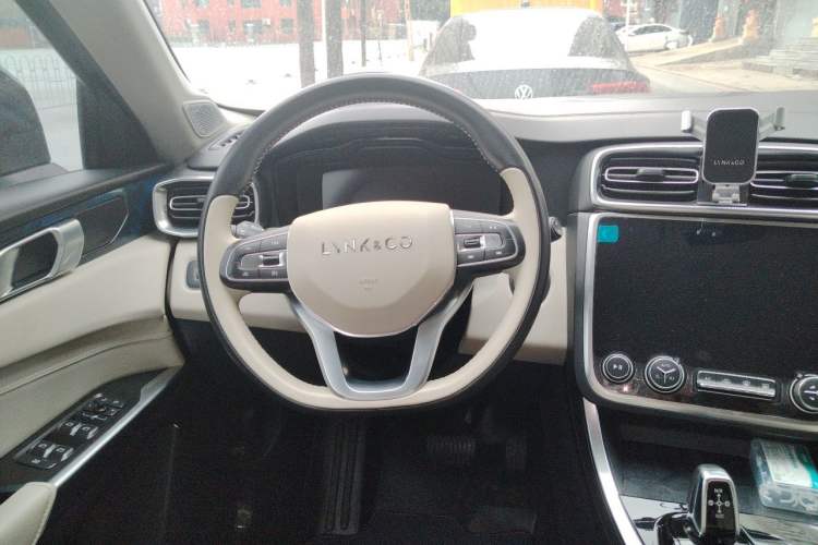 Used Lynk & Co 01 2017 2.0T Two-Wheel Drive Zhaopu Version Steering Wheel