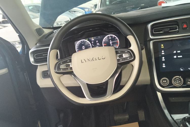 Used Lynk & Co 01 2017 2.0T Two-Wheel Drive Zhaopu Version Steering Wheel