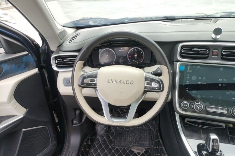 Used Lynk & Co 01 2017 2.0T Two-Wheel Drive Zhaopu Version Steering Wheel