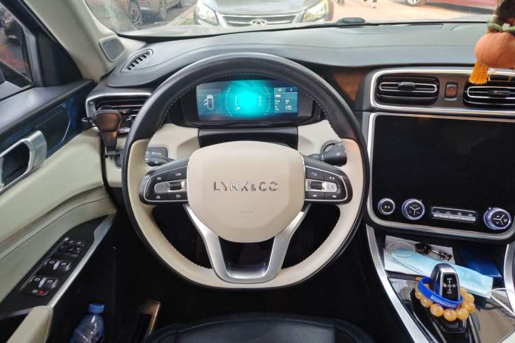 Used Lynk & Co 01 2017 2.0T Two-Wheel Drive Zhaopu Version Steering Wheel