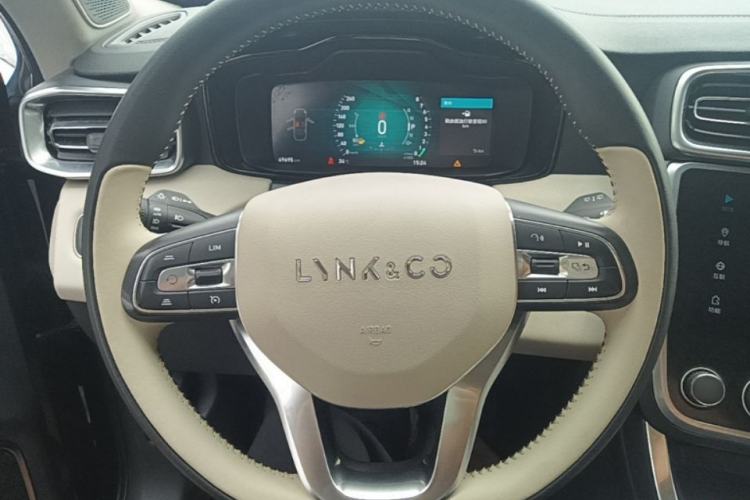 Used Lynk & Co 01 2017 2.0T Two-Wheel Drive Zhaopu Version Steering Wheel